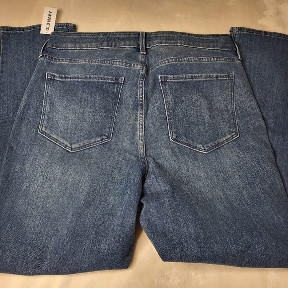 Old Navy WOW Straight Highrise Petite Jeans. Size 14P - Picture 6 of 8